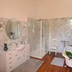 Le Manoir Du Moulin De Madame Bed & Breakfast 3*