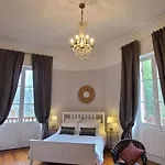 Le Manoir Du Moulin De Madame 3* Вильнёв-сюр-Ло