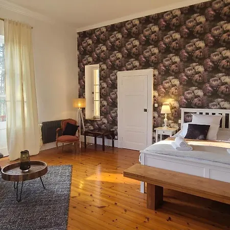 Le Manoir Du Moulin De Madame Bed & Breakfast
