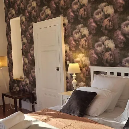 ベッド・アンド・ブレックファスト Le Manoir Du Moulin De Madame ヴィルヌーヴ・シュル・ロット