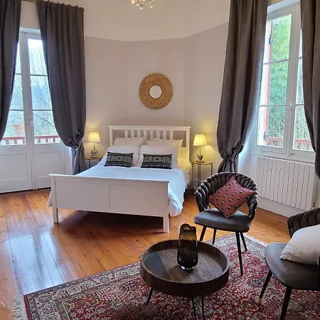 Bed & Breakfast Le Manoir Du Moulin De Madame 3*