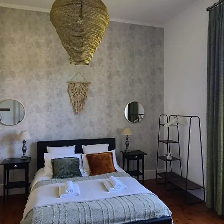 Couette-café Le Manoir Du Moulin De Madame