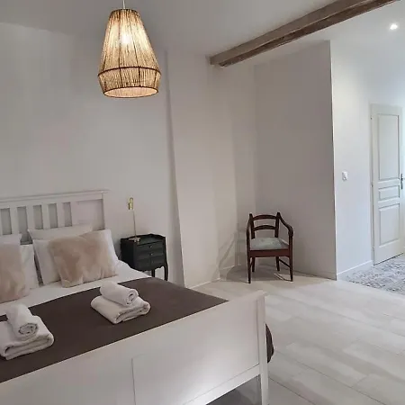 Le Manoir Du Moulin De Madame
