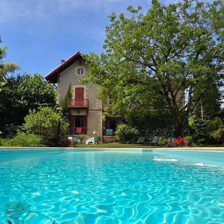 Le Manoir Du Moulin De Madame Bed & Breakfast 3*