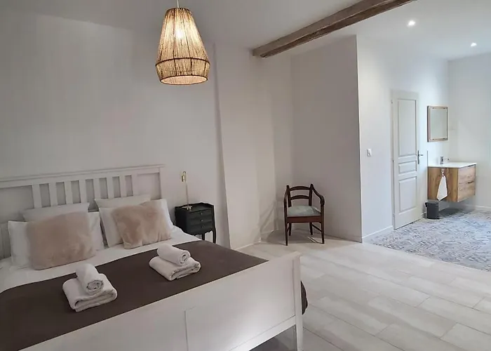 Le Manoir Du Moulin De Madame